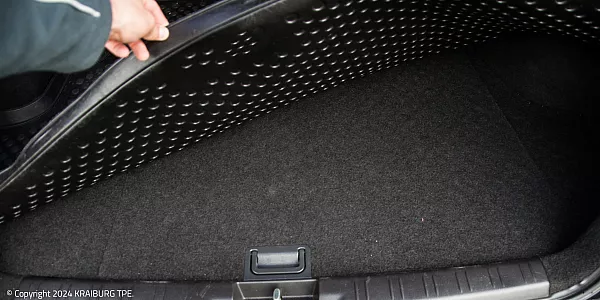 汽車行李箱襯墊的突破性TPE材料